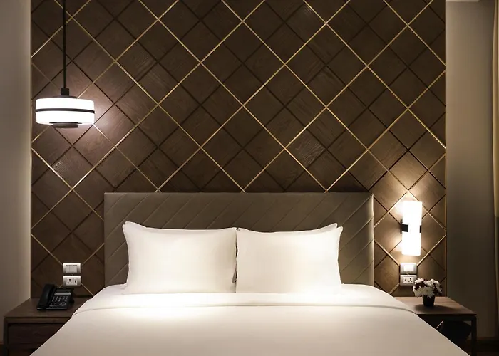 Mercure Sukhumvit 24 Hotel 4*