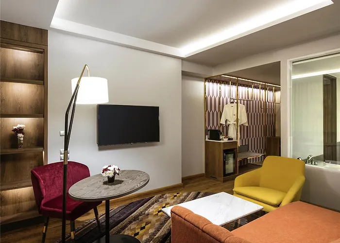 Hotel Mercure Sukhumvit 24 4*